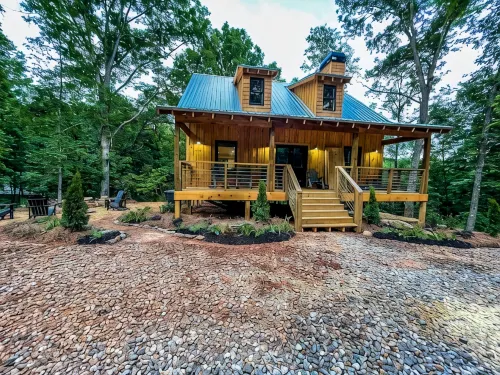 Popular - Peaceful Bear Cabin - 3Br 2BTH - Big Hot Tub - Quiet - Hytter