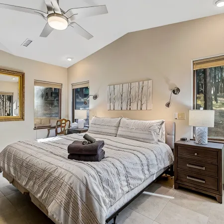 Slippery Rock Vacation Home - sleeps 9