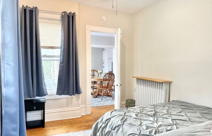 Downtown Oak Park/Fast WIFI/Free Parking/ Victorian Home/Sleeps 6