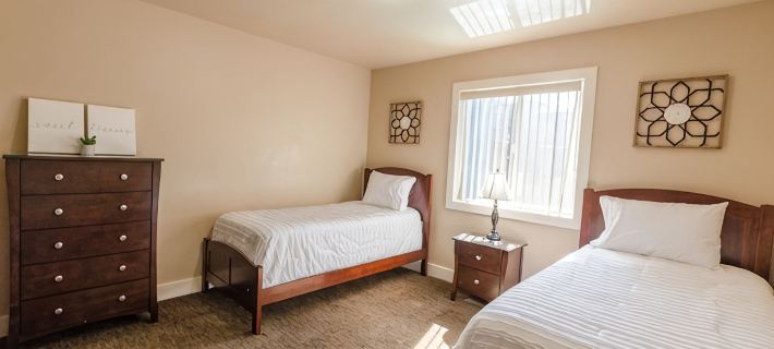 Updated 2-bedroom condo with pool Hotels in Cache County
