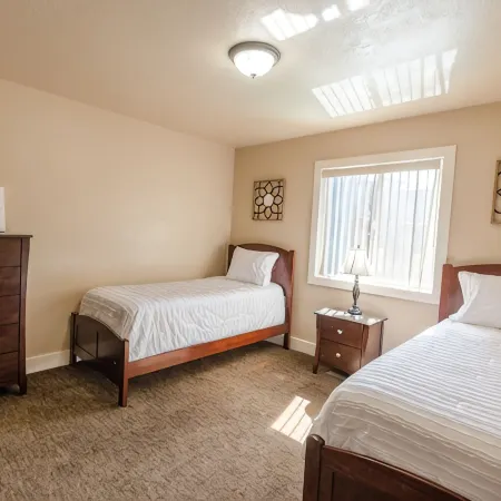 Updated 2-bedroom condo with pool
