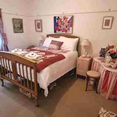 Yea Fig Tree House. Three bedroom plus study comfortable family home. Rooms