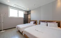 S-STAY PENSION - Penginapan