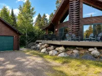 Authentic up North Log Cabin with Modern Comforts - Chalets