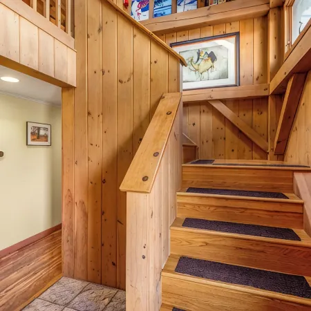 New Spacious Stowe Home, Central A/C Stowe Mt Views. Sauna, Ask about Dog Policy