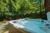 Little Joe Log Cabin, Utk/Neyland, Smokies, 16Acres, FP, HotTub, Fishing, Pets - シャレー
