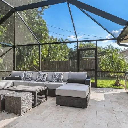 Naples Dream Escape 4BR Home, heated pool, 10min from Beach