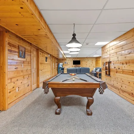 Amazing Grace Cabin at Red River Gorge / Sleeps 12 / Hot Tub / Pool Table