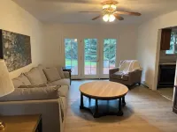 Spacious home nestled between orchards and winery - 부티크