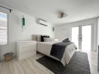 Luxury 5 Bedroom Home, 3 Minute Walk from the Beach - Wifi