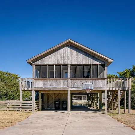 Waterfront, Dog friendly, & private boat ramp