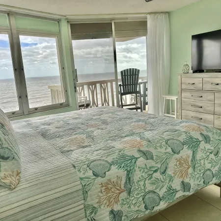 Dreams Come True! Charming 2-bedroom beachfront condo in delightful Ormond Beach