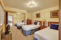 Quality, Modern Home with Lake Superior & Madeline Island Views & Sauna - Wifi