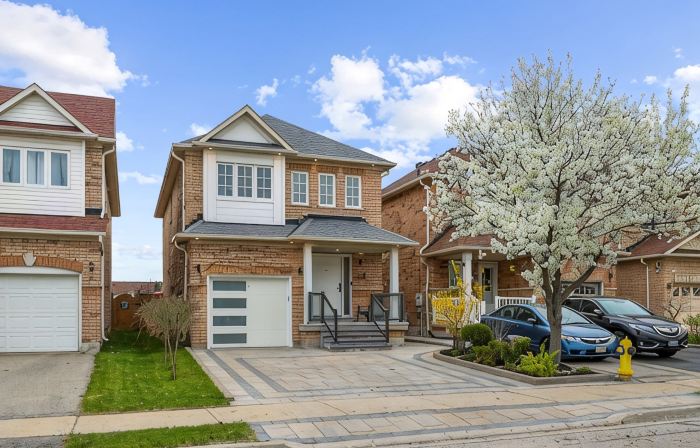 Family Retreat in Vaughan • Near Wonderland/Shopping/Hospital/Grocery