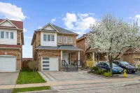 Family Retreat in Vaughan • Near Wonderland/Shopping/Hospital/Grocery - parking