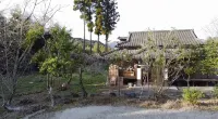 暮らすように泊まる｜草の光が美しい庭と築80年古民家・ベーハ小屋遺跡 - ヴィラ