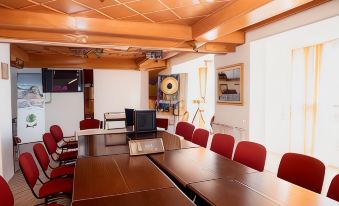 Hotel Treff - Housity