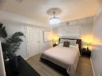 Chandelier Retreat 3Br/2BA/ King Bed /85”75”32” TVs/ Near Hard Rock Casino - 4 stjerner
