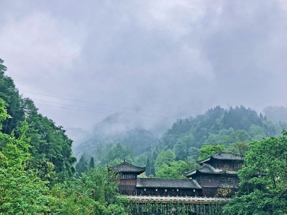 彭州竜門山地震遺跡公園