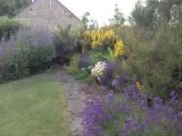 189 April Cottage Hotels in Bradford-on-Avon