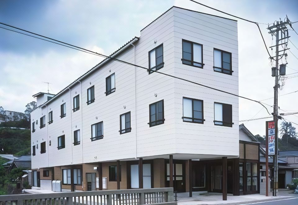 Onsen Minshuku Umibe - Housity