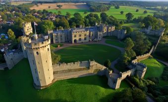 Warwick Castle Hotel & Knight's Village