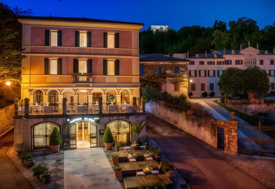 hotel overview picture