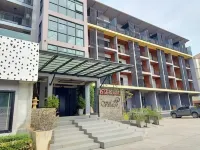 Samkwan Village Hotels near Institute of Marine Science,Burapha University