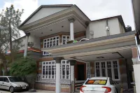 Shahi Palace Guest House Hotels near Mahabat Khan Mosque
