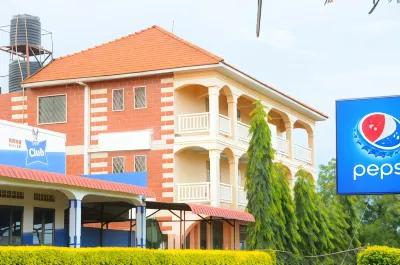 Leosim Hotel Nebbi Hotels in Падайер