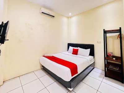 RedDoorz Near Alun Alun Sidoarjo فنادق في Buduran