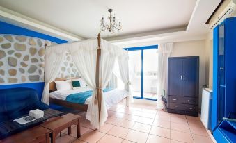 3. Santorin..
