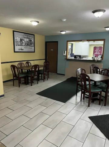 Super 8 by Wyndham Red Wing