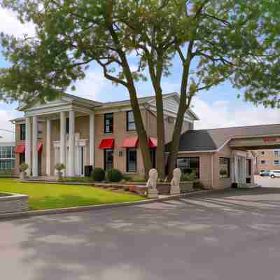 : Econo lodge Hotel Brossard Hotel Exterior