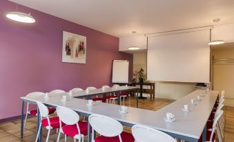 Brit Hotel Confort Cambrai