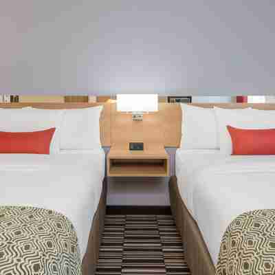 Microtel Inn & Suites by Wyndham Sudbury Rooms