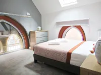 Emmanuel Church Apartments Hotels in Hatton