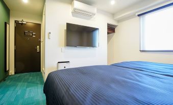 1. HOTEL Li..