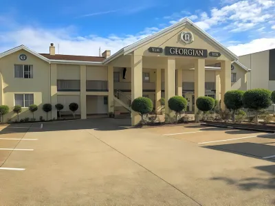 Albury Georgian Motel & Suites Hotels near Sunglass Hut Myer Albury