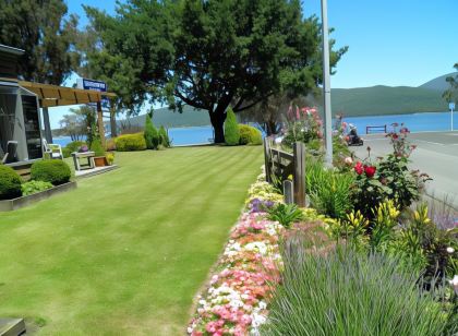 Lakefront Lodge