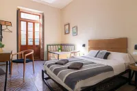 Bird House Hotels in Valencia