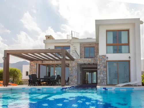 Luxurious Villa with Breathtaking Seaview