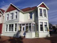 Earlston House Hotels in Galmpton