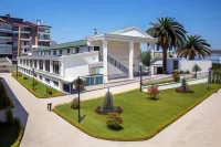 Northdoor Hotel فنادق في Kemer Kopru