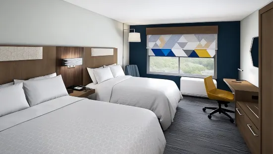 Holiday Inn Express & Suites Reedsburg – Dells Area