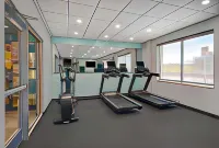 特洛伊底特律希爾頓Tru酒店 - 停車場