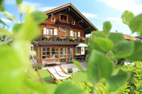 Hotel Garni Landhaus Traunbachhäusl - Mountain view