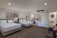 Saratoga Oaks Lodge Hotels in Saratoga