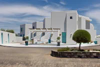 Neptune Luxury Suites Hotels in Akrotiri