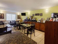 Super 8 by Wyndham Beaumont I-10 South/College St Hotels in Beaumont